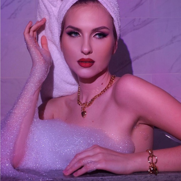 Stunning gold link heart locket necklace and bracelet - Picture 2 of 7